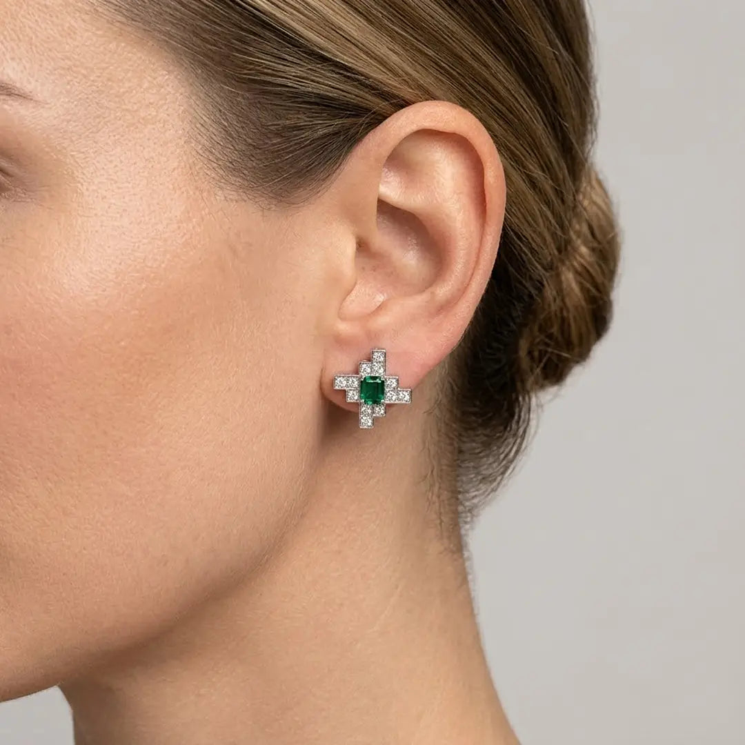 Aretes Esmeralda Caro Oro 18k- Diamantes.- Por encargo hecho a medida.